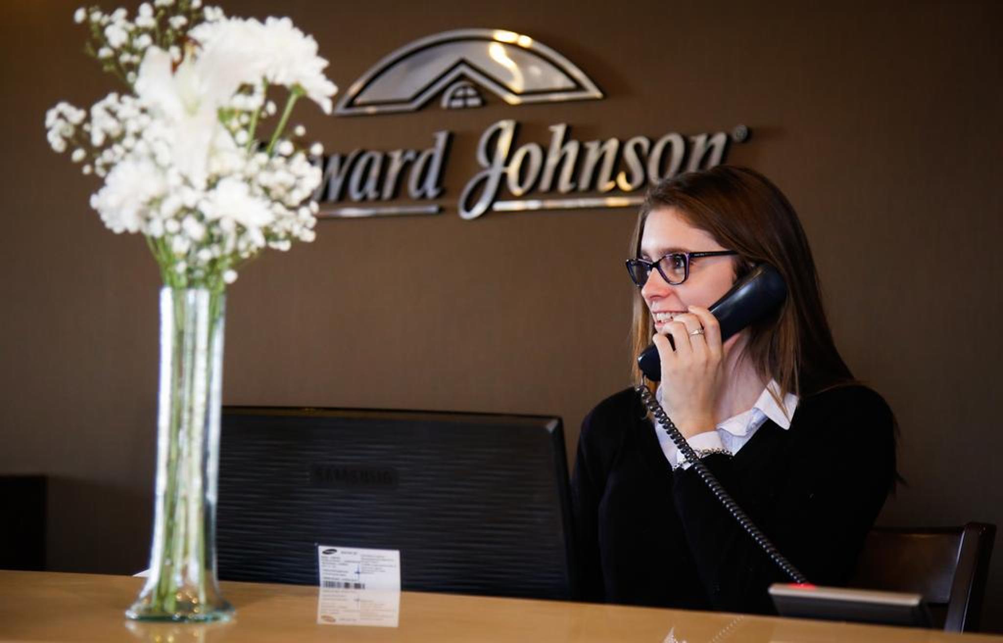 Hotel Howard Johnson Trenque Lauquen Zewnętrze zdjęcie