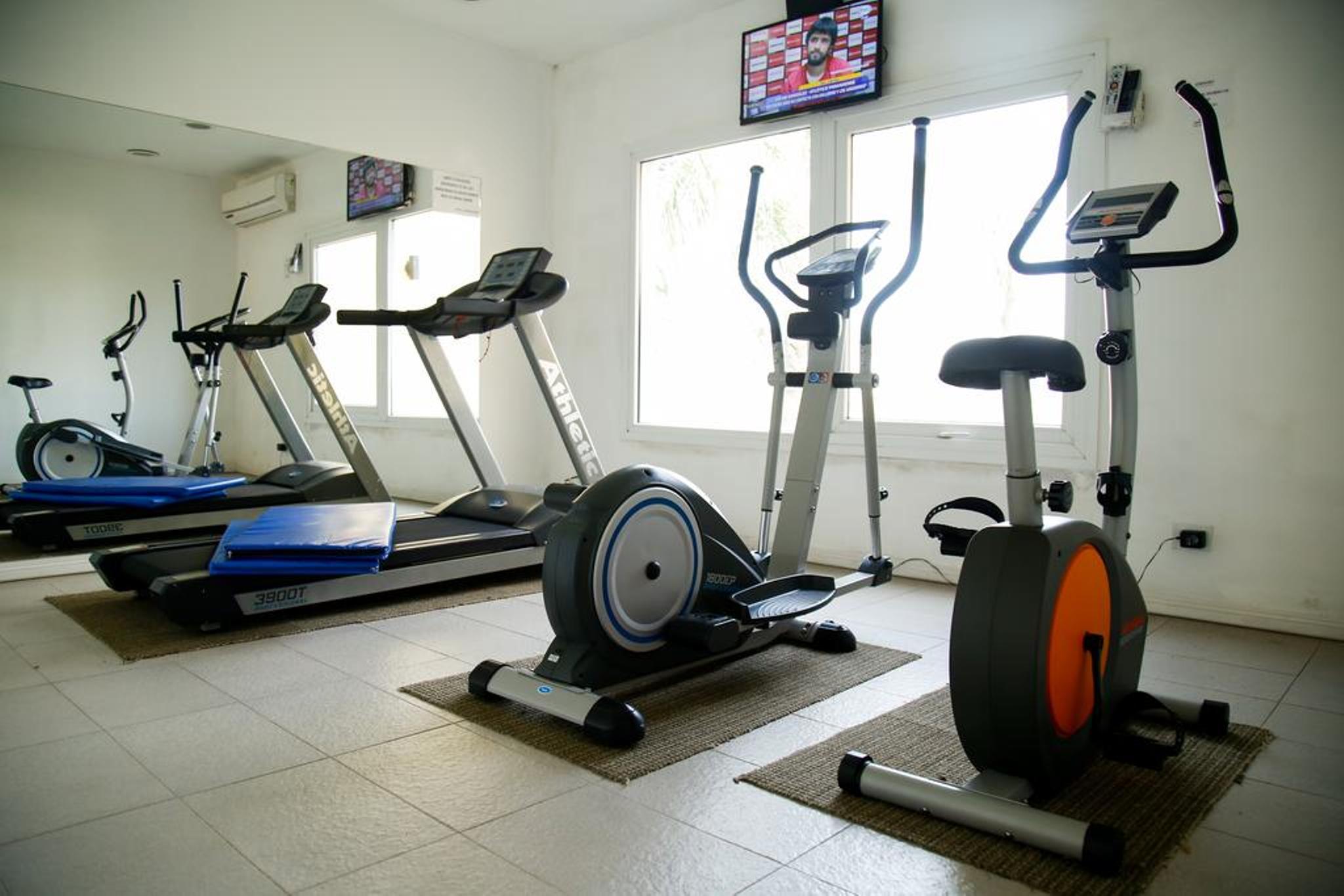 Hotel Howard Johnson Trenque Lauquen Zewnętrze zdjęcie