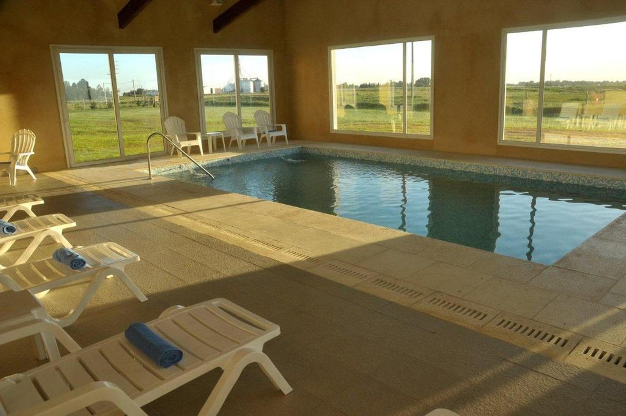 Hotel Howard Johnson Trenque Lauquen Zewnętrze zdjęcie